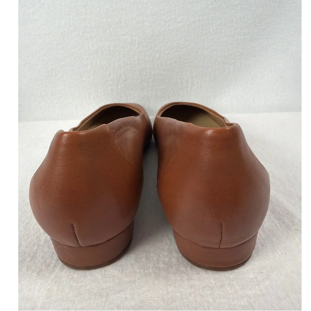 SoftWalk leather flats